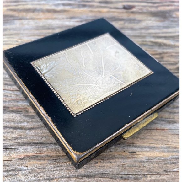 VIntage 1940s Black Enamel Brass Powder Compact With Mirror - Picture 1 of 12